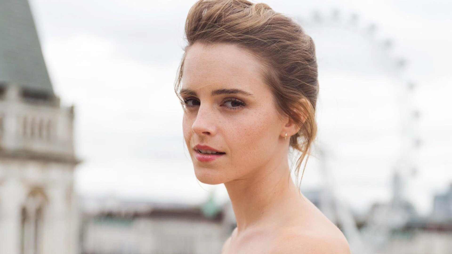 中国足球国家队教练团队专业水平稳步提高，中国足球国家队现在的教练是谁