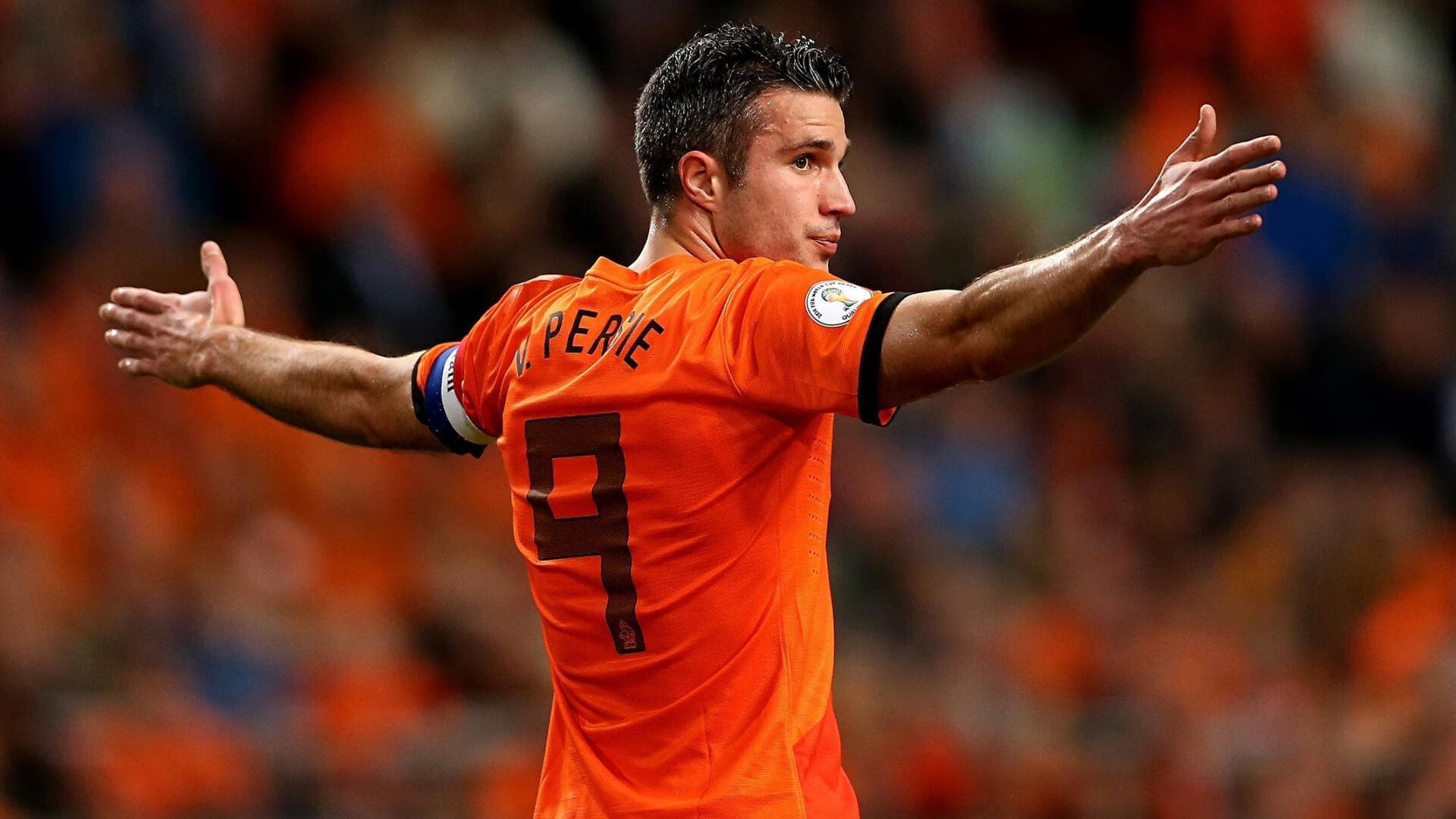 亚洲杯国足逆转 球员拼劲令人动容，亚洲杯国足名单